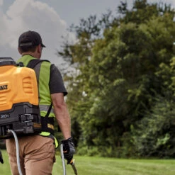 Dewalt DXSP190681 20V MAX 4 Gal. Lithium-ion Cordless Backpack Sprayer Kit (2 Ah) -DeWALT Sales Shop dewn190681 d