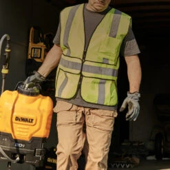 Dewalt DXSP190681 20V MAX 4 Gal. Lithium-ion Cordless Backpack Sprayer Kit (2 Ah) -DeWALT Sales Shop dewn190681 e