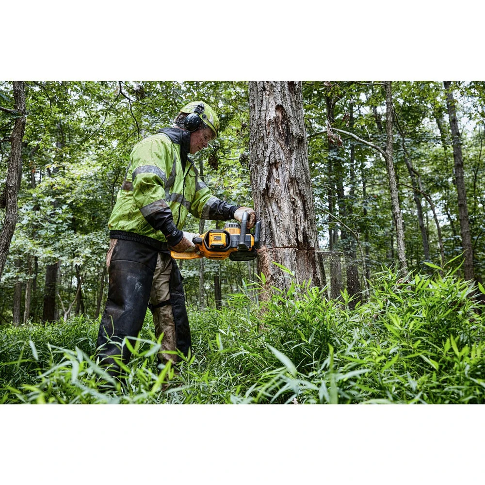 Dewalt DCCS677Z1 60V MAX Brushless Lithium-Ion 20 In. Cordless Chainsaw Kit (15 Ah) 10 Dewalt DCCS677Z1 60V MAX Brushless Lithium-Ion 20 In. Cordless Chainsaw Kit (15 Ah) - Image 8
