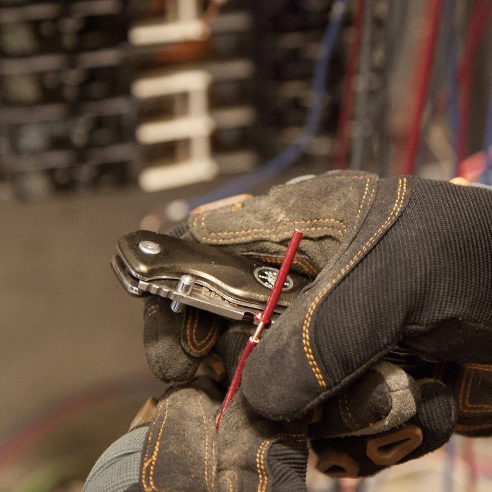 Klein Tools 44201 Electrician's Pocket Knife 10 Klein Tools 44201 Electrician's Pocket Knife - Image 8