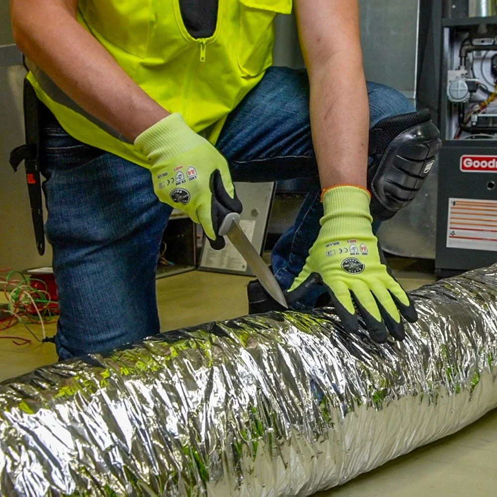 Klein Tools DK06 Stainless Steel Serrated Duct Knife 6 Klein Tools DK06 Stainless Steel Serrated Duct Knife - Image 4