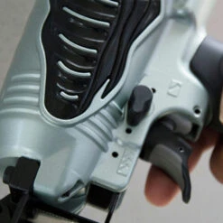 Metabo HPT NT65M2SM 16-Gauge 2-1/2 In. Oil-Free Straight Finish Nailer Kit -DeWALT Sales Shop mhpnnt65m2sm e