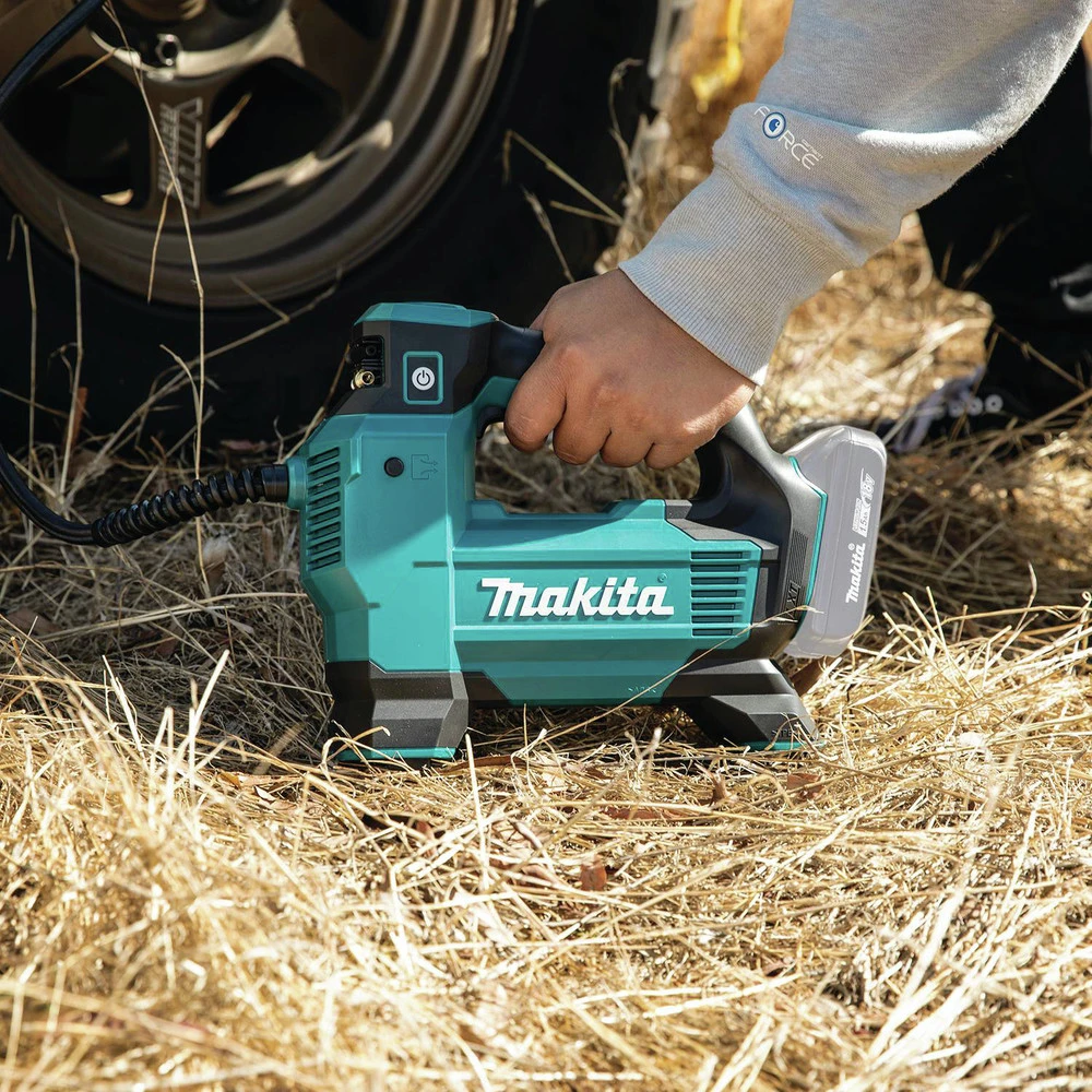 Makita DMP181ZX 18V LXT Lithium-Ion Cordless High-Pressure Inflator (Tool Only) 12 Makita DMP181ZX 18V LXT Lithium-Ion Cordless High-Pressure Inflator (Tool Only) - Image 10