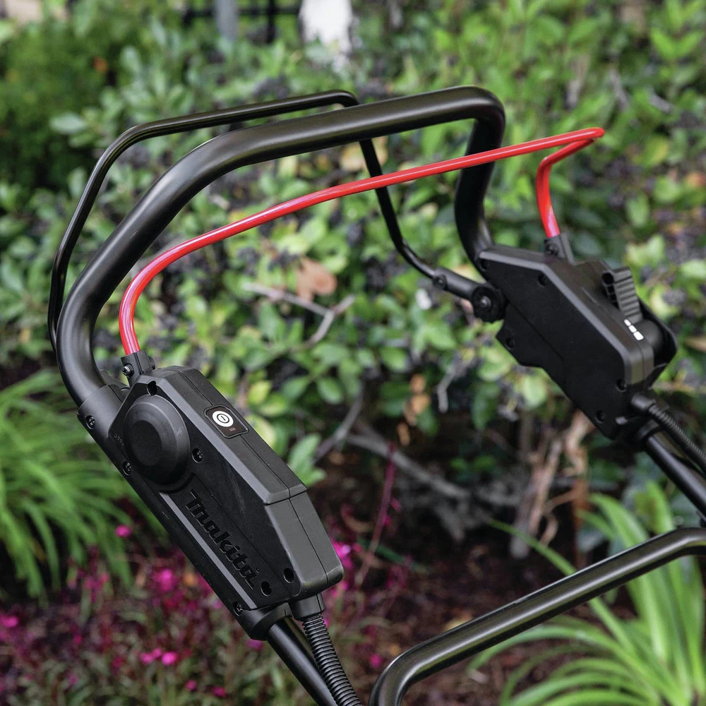 Makita XML11CT1 18V X2 (36V) LXT Lithium-Ion 21 In. Cordless Self-Propelled Lawn Mower Kit (5 Ah) 10 Makita XML11CT1 18V X2 (36V) LXT Lithium-Ion 21 In. Cordless Self-Propelled Lawn Mower Kit (5 Ah) - Image 8