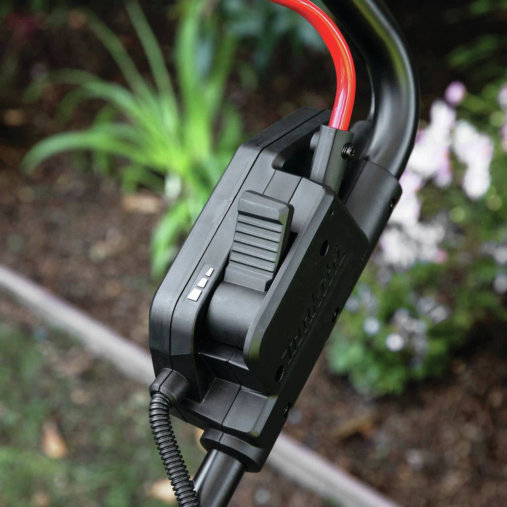 Makita XML11CT1 18V X2 (36V) LXT Lithium-Ion 21 In. Cordless Self-Propelled Lawn Mower Kit (5 Ah) 12 Makita XML11CT1 18V X2 (36V) LXT Lithium-Ion 21 In. Cordless Self-Propelled Lawn Mower Kit (5 Ah) - Image 10